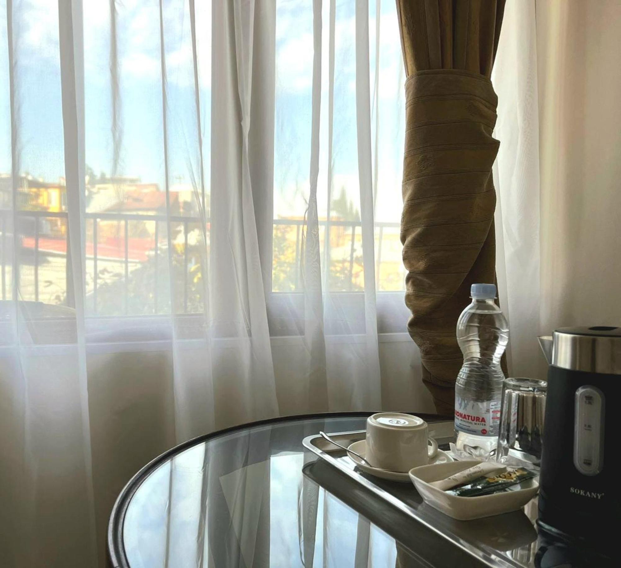 Beaumonde Hotel Tbilisi Buitenkant foto