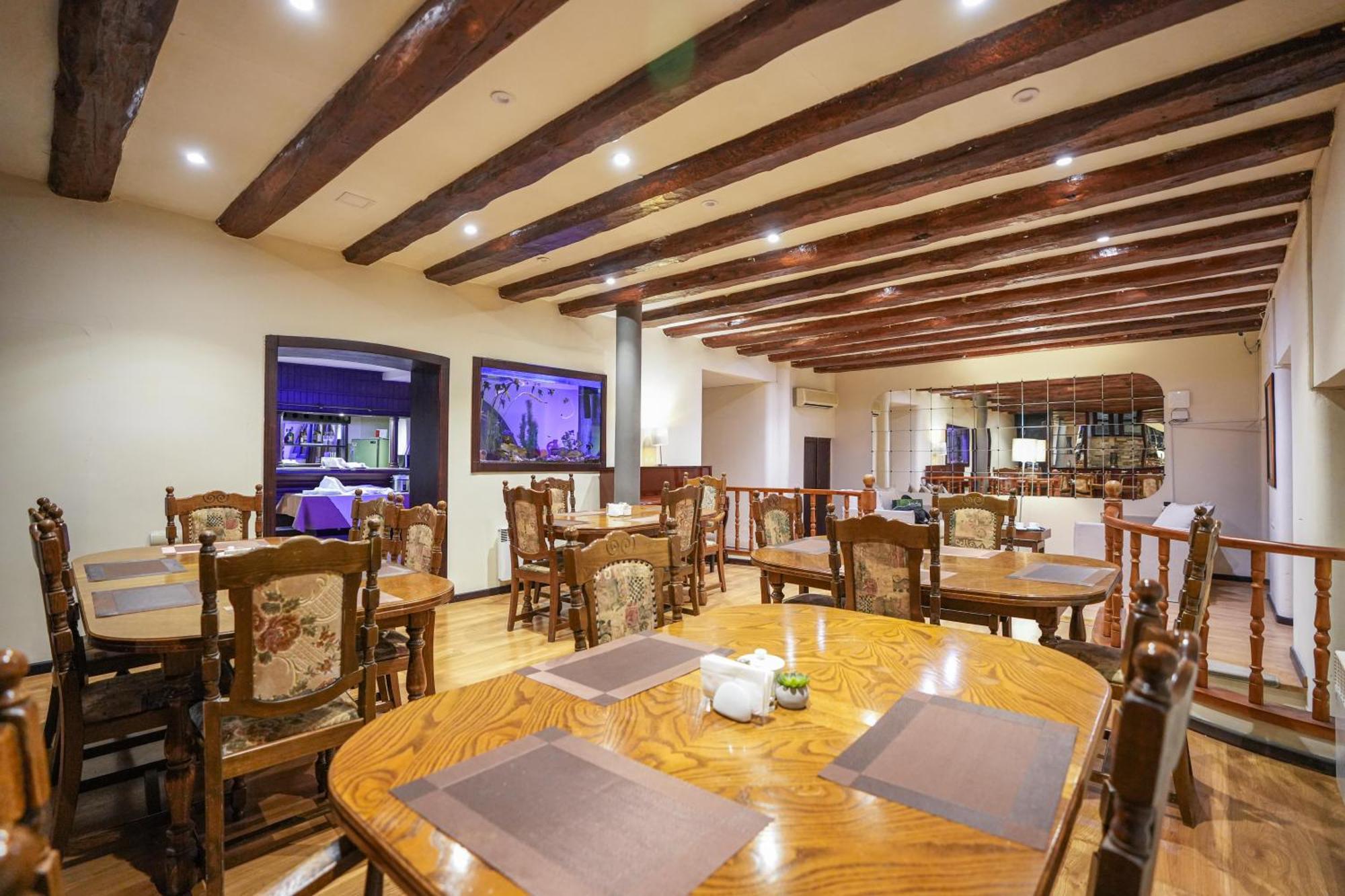 Beaumonde Hotel Tbilisi Buitenkant foto