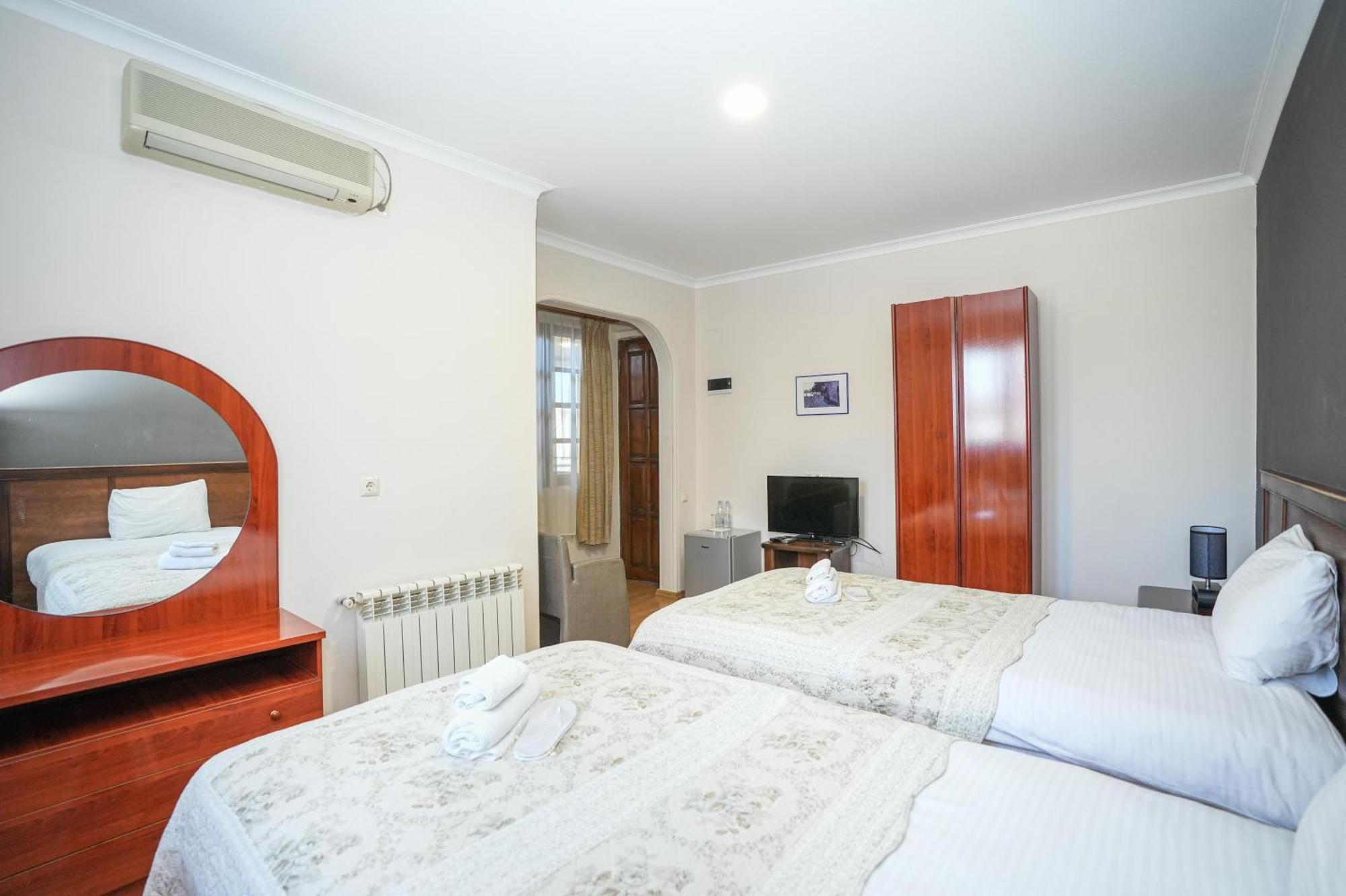 Beaumonde Hotel Tbilisi Buitenkant foto