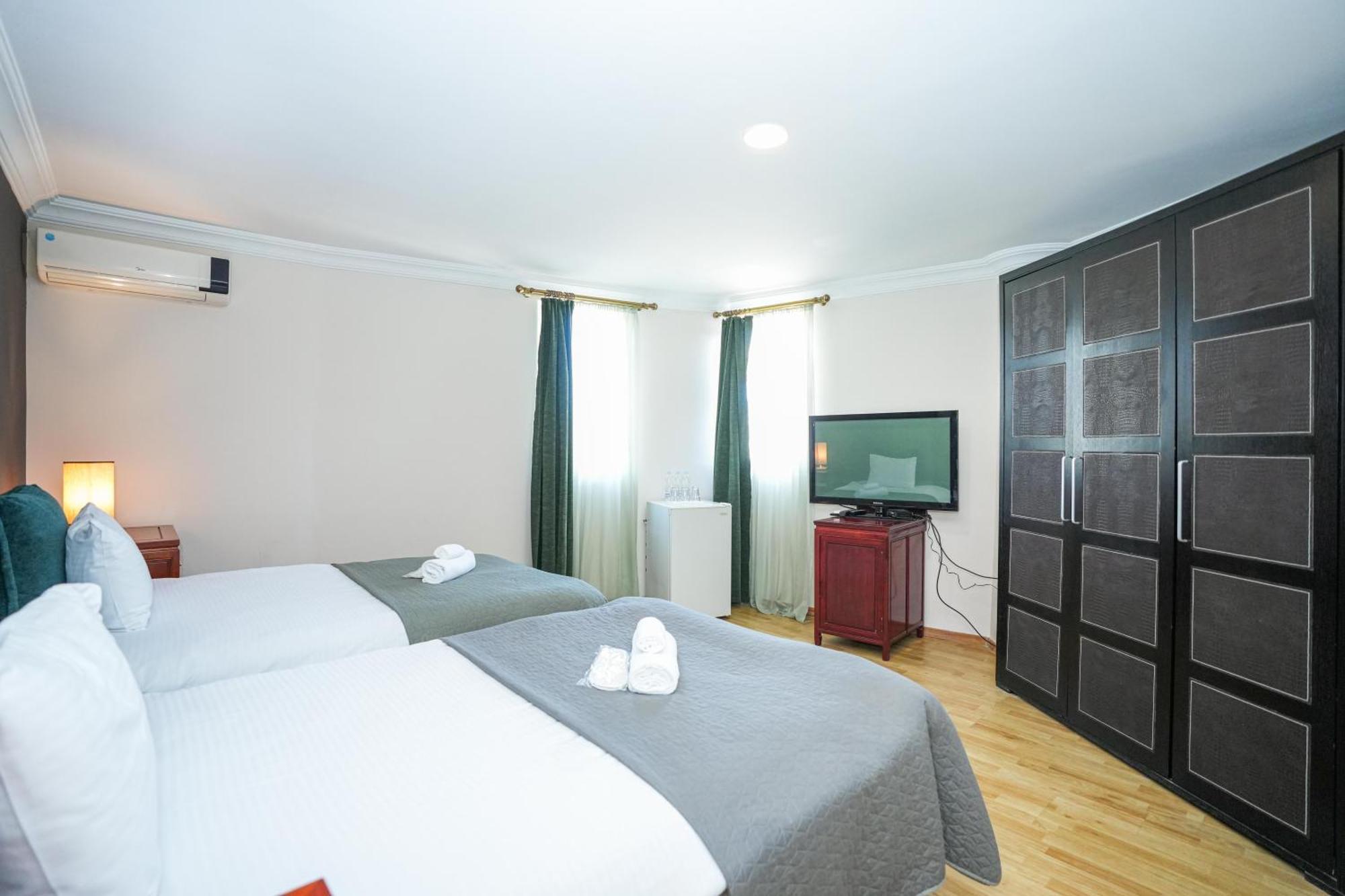 Beaumonde Hotel Tbilisi Buitenkant foto