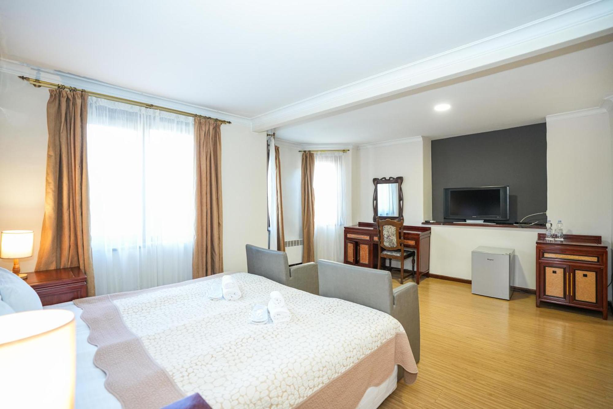 Beaumonde Hotel Tbilisi Buitenkant foto