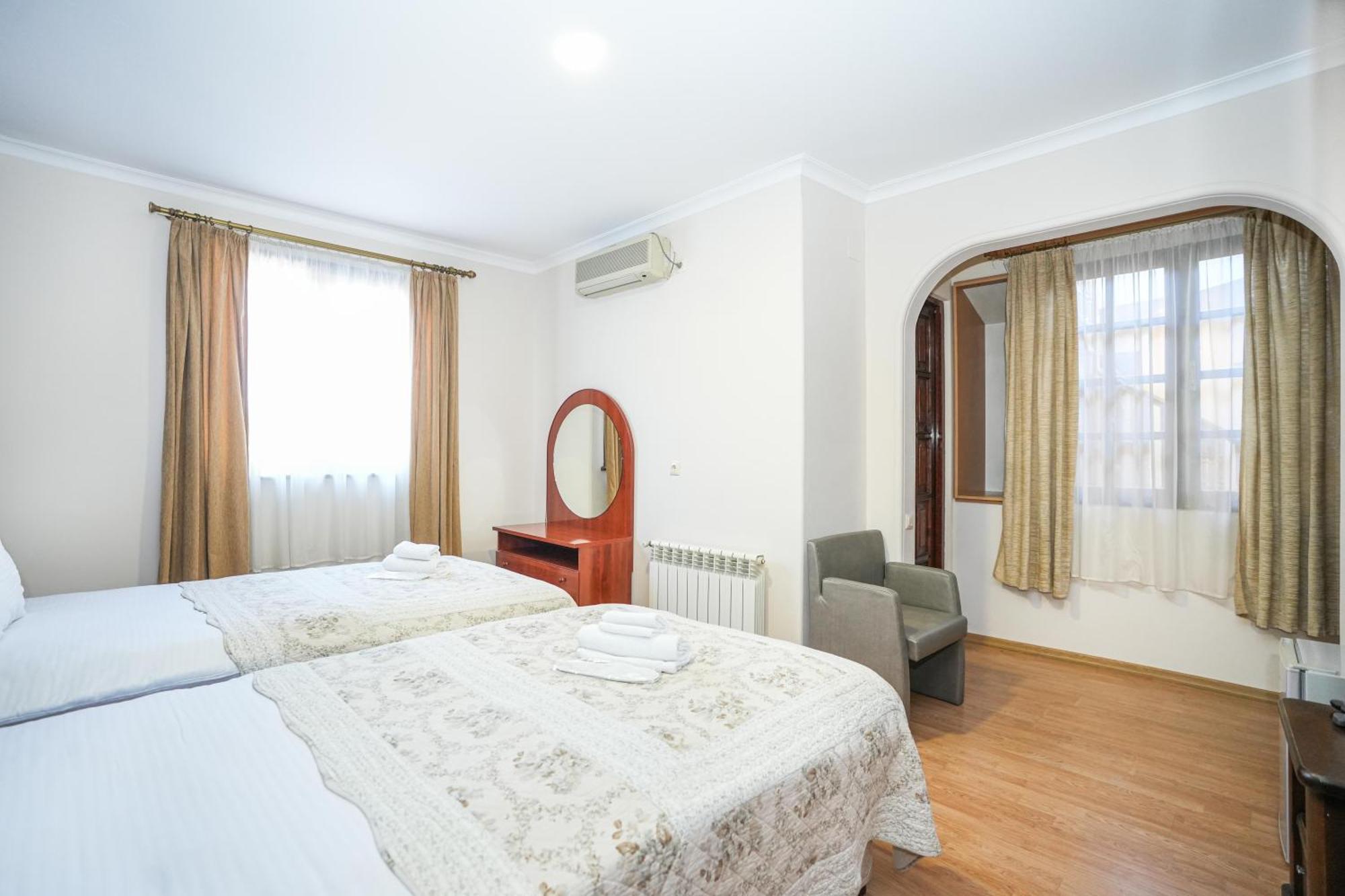 Beaumonde Hotel Tbilisi Buitenkant foto